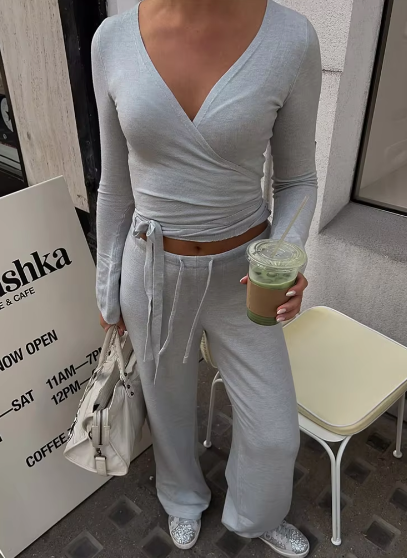 Ensemble Cardigan Crop Manches Évasées et Pantalon Lacé