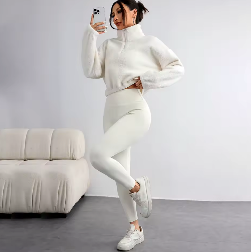 Ensemble 3 Pièces Pull à Capuche Fourrure et Pantalon Skinny