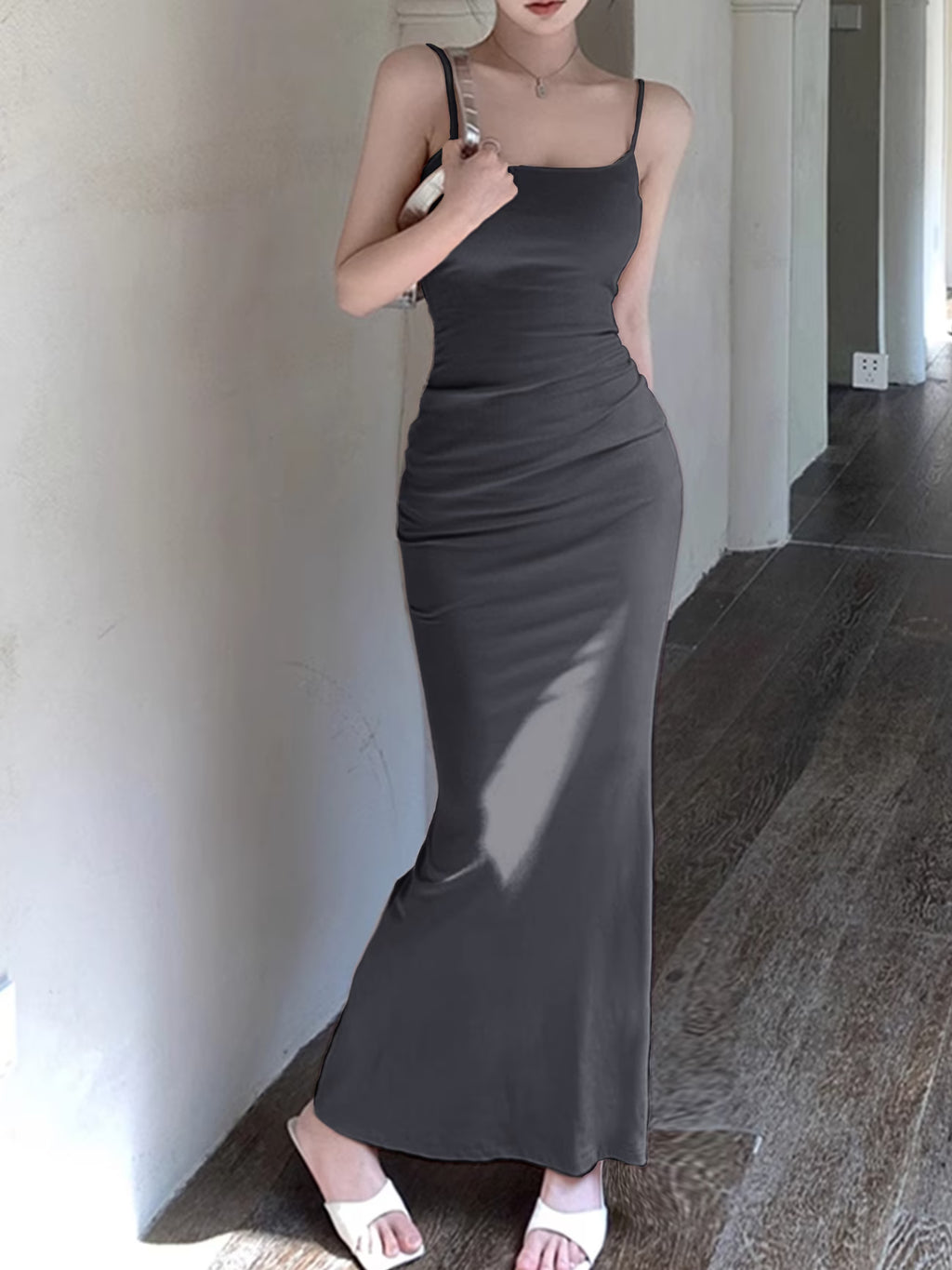 Robe Satin Fluide Dos Nu